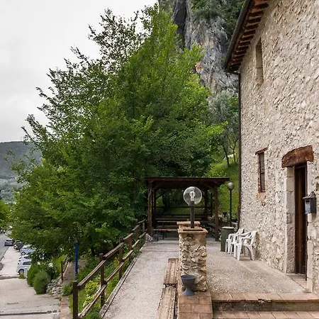 Rifugio Mola Del Sacramento *